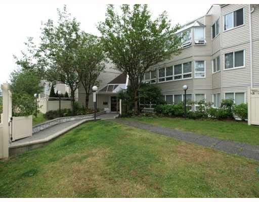 208 1155 Ross Road - Lynn Valley Apartment/Condo, 2 Bedrooms (V780887)