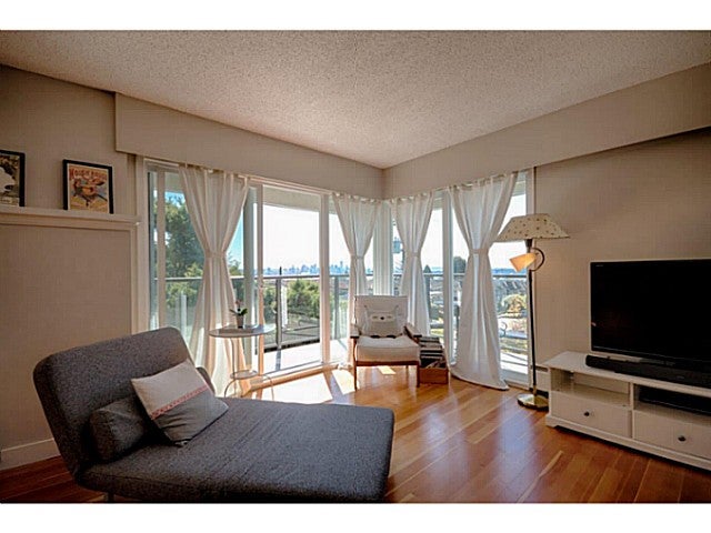 # 305 1515 CHESTERFIELD AV - Central Lonsdale Apartment/Condo for sale, 2 Bedrooms (V1084968)