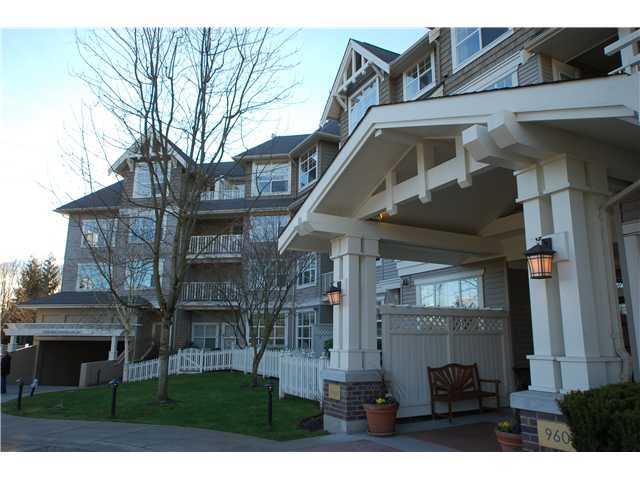 # 402 960 LYNN VALLEY RD - Lynn Valley Apartment/Condo, 2 Bedrooms (V916822)