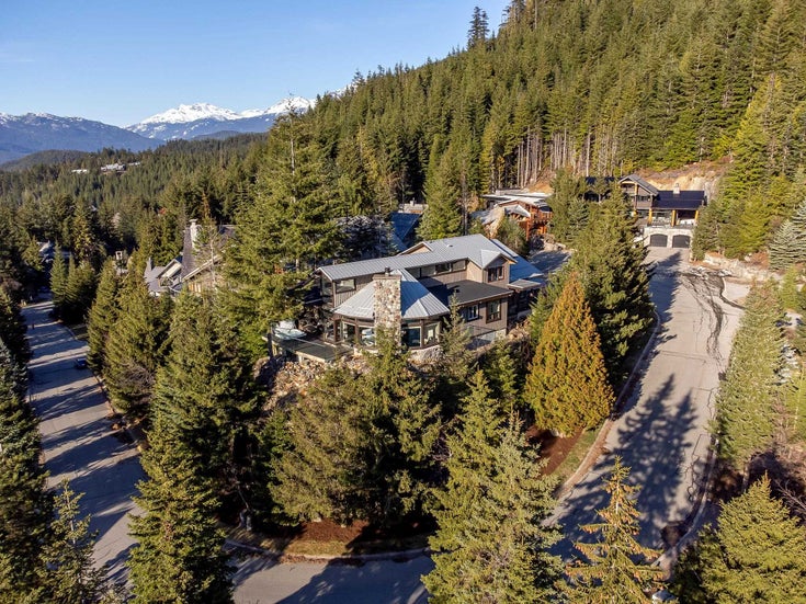 2360 GONDOLA WAY - Whistler Creek House/Single Family for sale, 4 Bedrooms (R2838921)