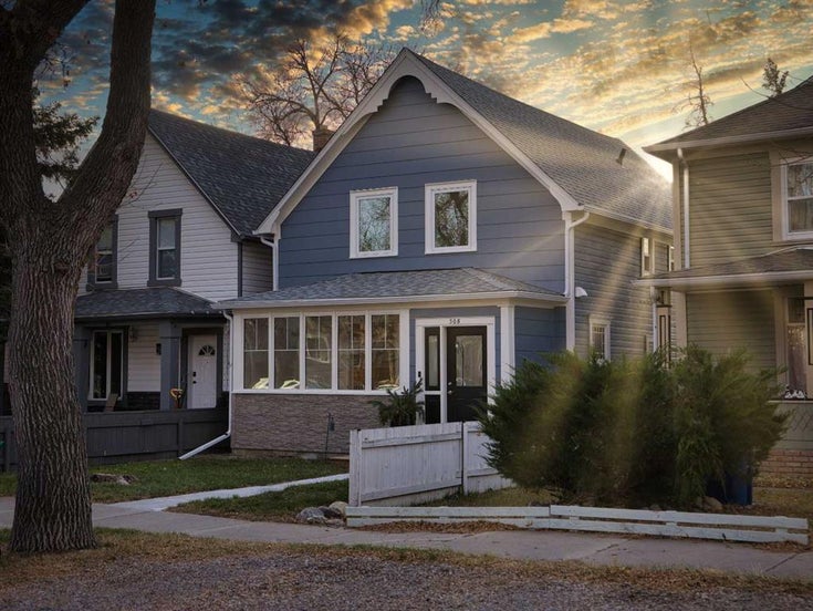 308 7A Avenue S - London Road Detached for Sale, 4 Bedrooms (A2269659)