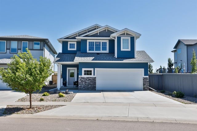 787 Moonlight Crescent W - Copperwood Detached for sale, 4 Bedrooms (A1239367)