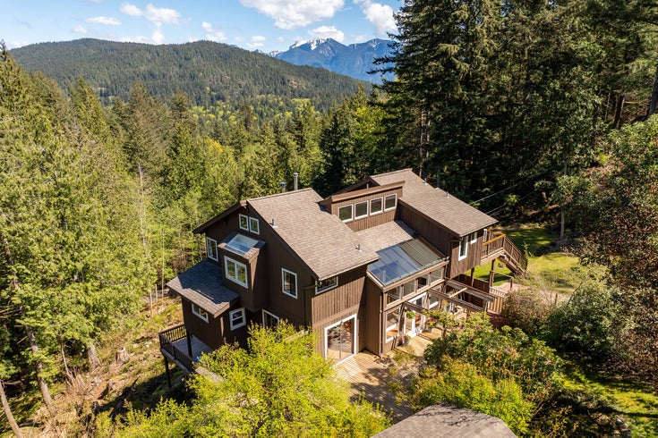 775 Carter Road - Bowen Island Single Family Residence, 4 Bedrooms (R2969652)