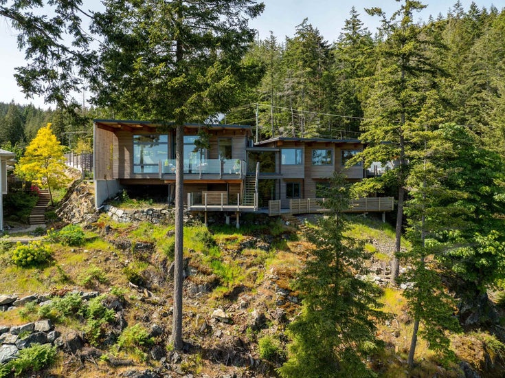 941 BLUE SKY CIRCLE - Bowen Island House/Single Family for Sale, 5 Bedrooms (R2886558)