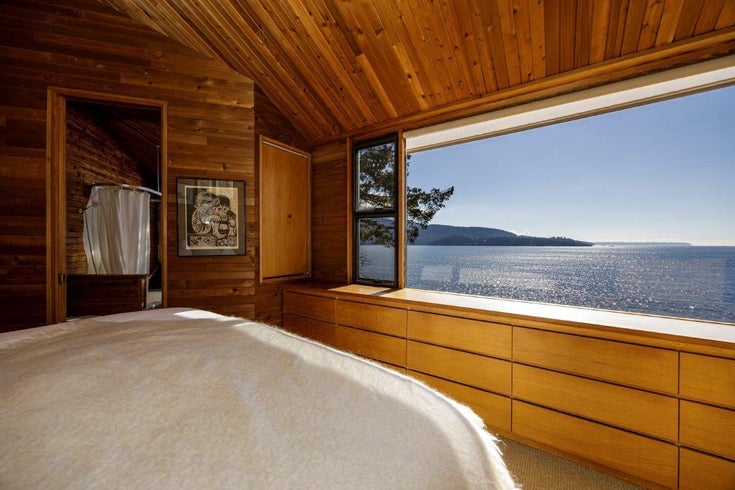 1491 Williams Road - Bowen Island Single Family Residence for Sale, 2 Bedrooms (R2973831)
