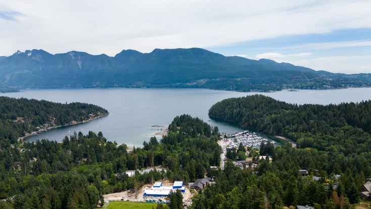 571 Roocroft Lane - Bowen Island Single Family Residence for Sale, 2 Bedrooms (R2975683)