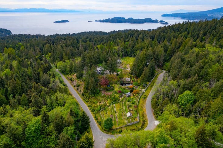 620 Laura Road - Bowen Island Single Family Residence for Sale, 4 Bedrooms (R2983894)