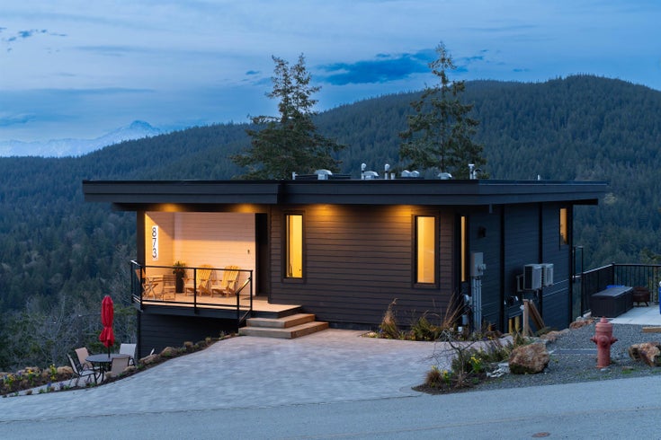 873 Rivendell Drive - Bowen Island Single Family Residence for Sale, 5 Bedrooms (R2985978)
