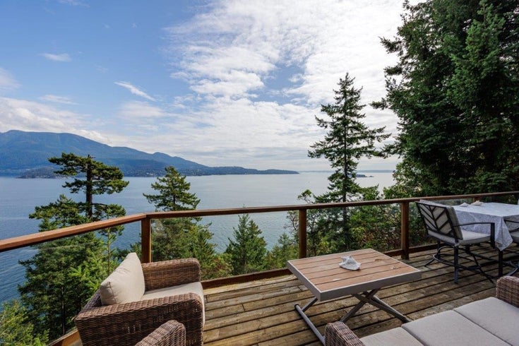 653 Cliff Road - Bowen Island Single Family Residence for Sale, 2 Bedrooms (R2991056)