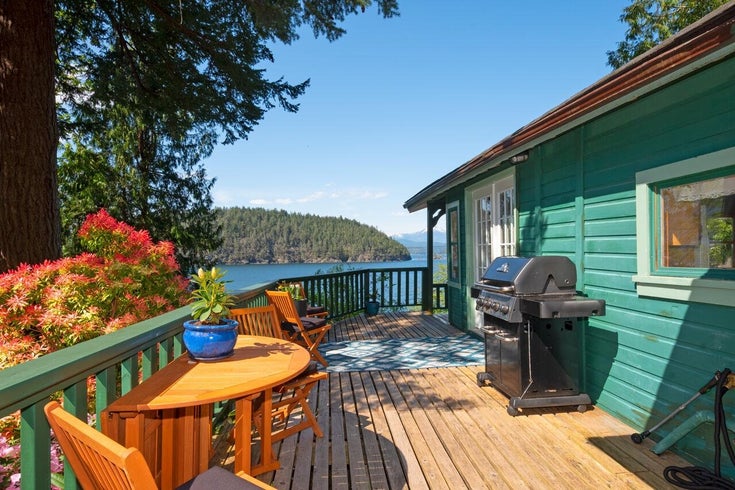 1587 Mount Gardner Road - Bowen Island Single Family Residence for Sale, 3 Bedrooms (R2995804)