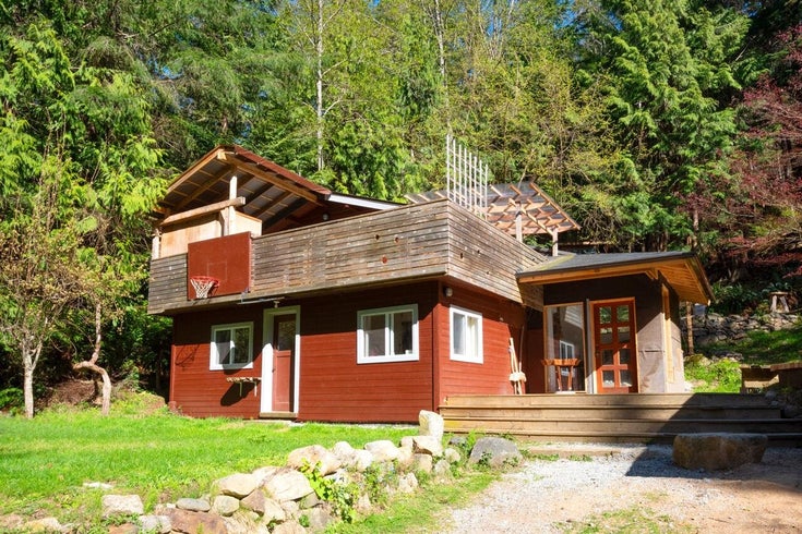 1467 Tunstall Boulevard - Bowen Island Single Family Residence for Sale, 3 Bedrooms (R3000672)