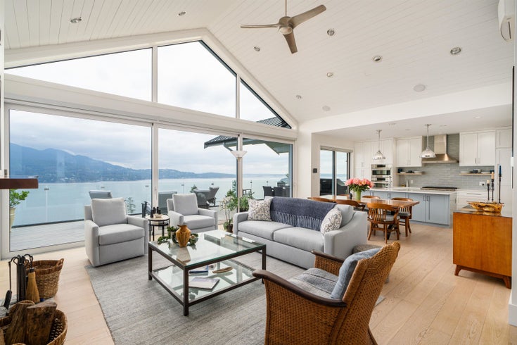 743 Channelview Drive - Bowen Island Single Family Residence for Sale, 3 Bedrooms (R3003708)