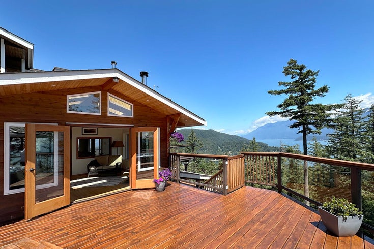 845 Valhalla Place - Bowen Island Single Family Residence for Sale, 4 Bedrooms (R3014766)