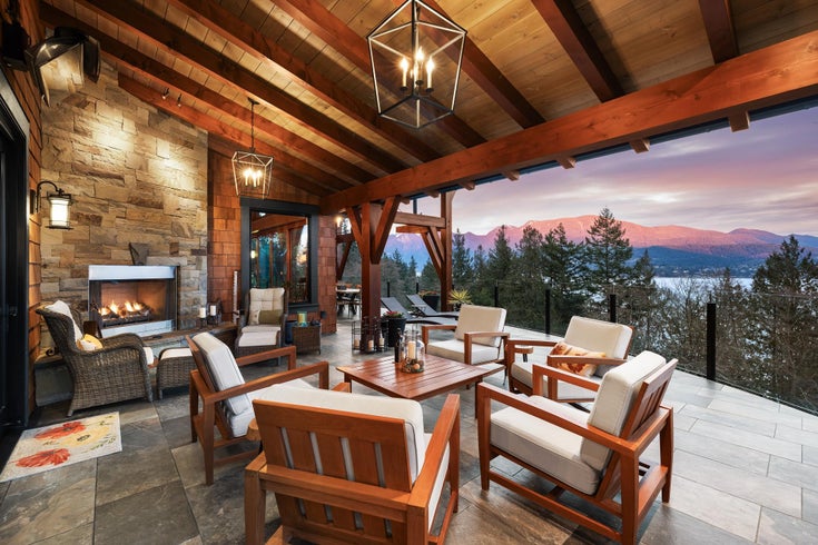 800 Taylor Road - Bowen Island Single Family Residence for Sale, 4 Bedrooms (R3018725)
