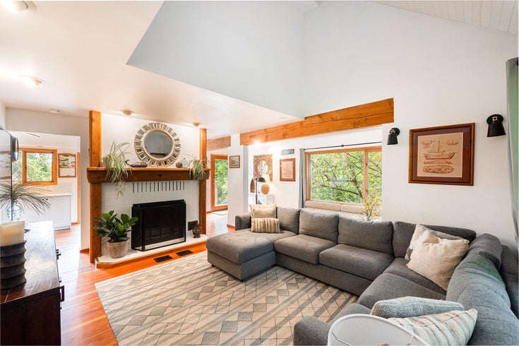 733 Windjammer Road - Bowen Island Single Family Residence for Sale, 4 Bedrooms (R3020105)