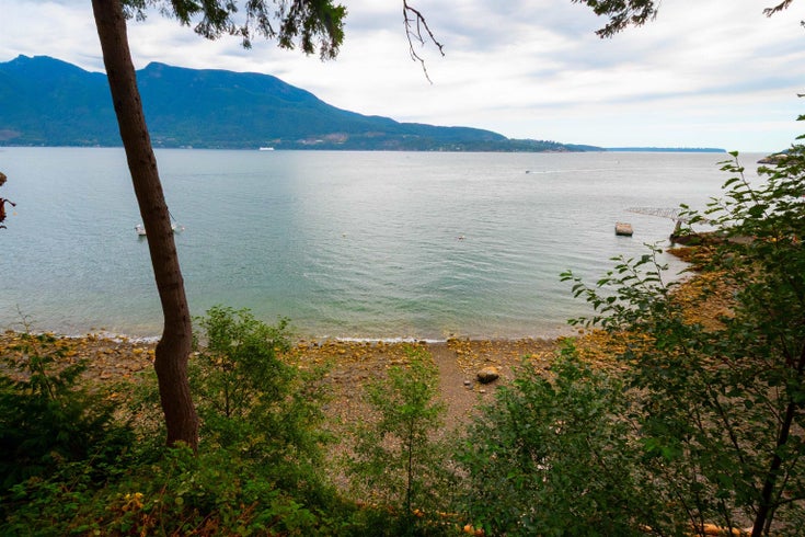 1433 Eaglecliff Road - Bowen Island Single Family Residence for Sale, 2 Bedrooms (R3027970)
