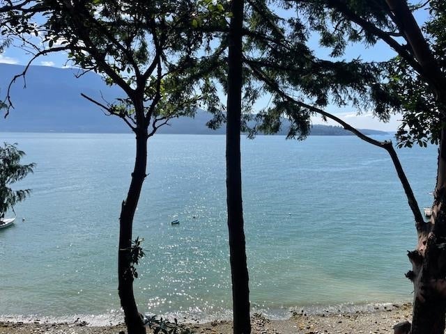1433 Eaglecliff Road - Bowen Island Single Family Residence for Sale, 2 Bedrooms (R3027970)