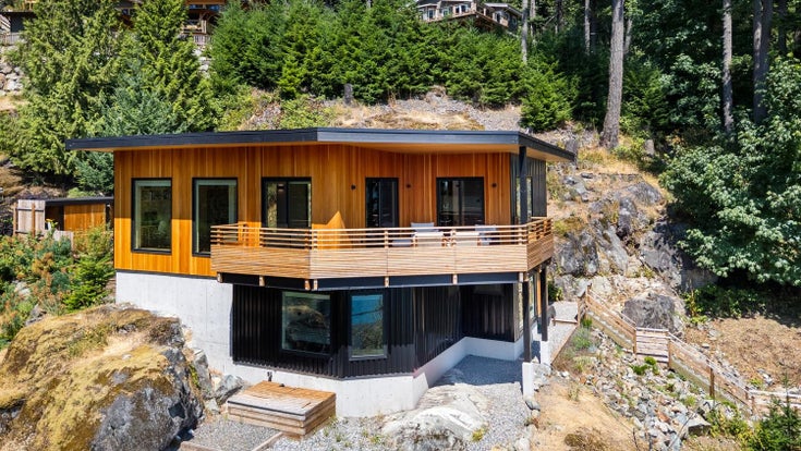 1486 Eagle Cliff Road - Bowen Island Single Family Residence for Sale, 2 Bedrooms (R3030588)