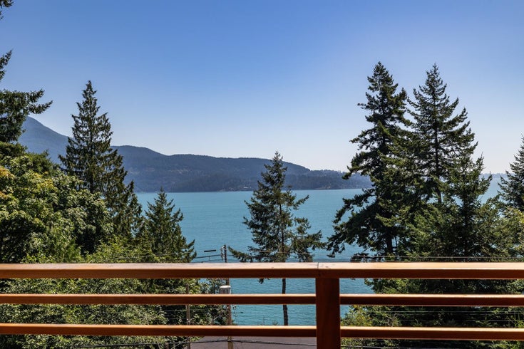 1486 Eagle Cliff Road - Bowen Island Single Family Residence for Sale, 2 Bedrooms (R3030588)
