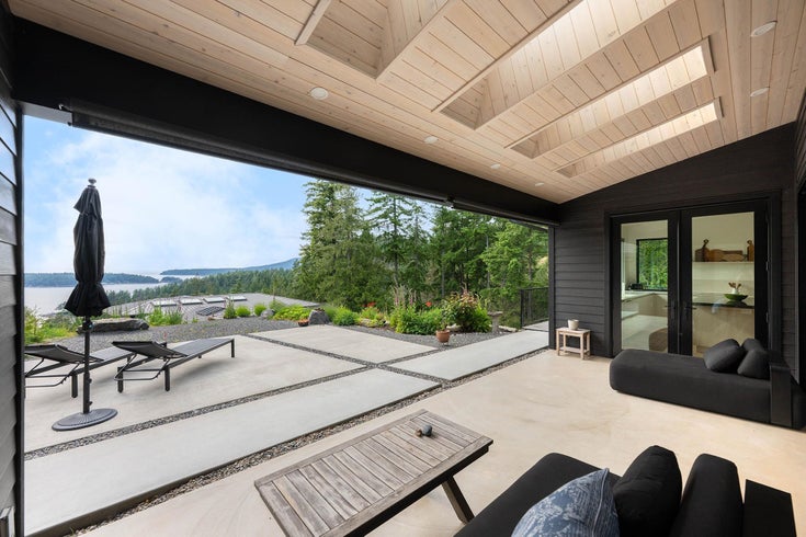 1620 Evergreen Lane - Bowen Island Single Family Residence for Sale, 3 Bedrooms (R3049931)