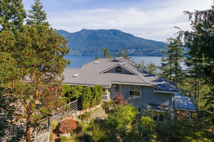 252 Jason Road - Bowen Island Single Family Residence for Sale, 5 Bedrooms (R3052110)