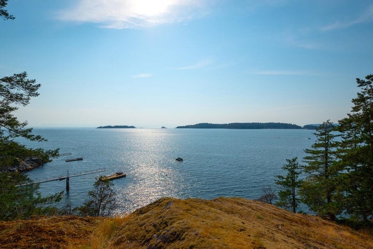 1818 Emily Lane - Bowen Island Land for Sale(R3052976)