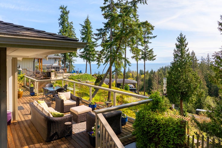 963 Cowan Point Drive - Bowen Island Single Family Residence, 4 Bedrooms (R2990374)