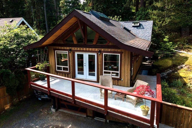 1166 Miller Road - Bowen Island House/Single Family, 1 Bedroom (R2702357)