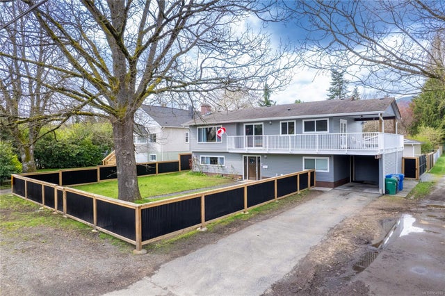 695 Bruce Ave - Na University District Single Family Residence for Sale, 6 Bedrooms (994802)