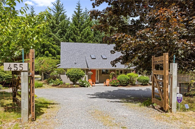 455 First Ave W - PQ Qualicum Beach Single Family Residence for Sale, 5 Bedrooms (1000816)
