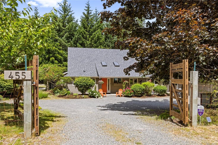 455 First Ave W - PQ Qualicum Beach Single Family Residence for Sale, 5 Bedrooms (1000816)