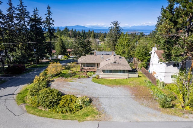 7496 Clark Cres - Na Upper Lantzville Single Family Residence for Sale, 4 Bedrooms (1002321)