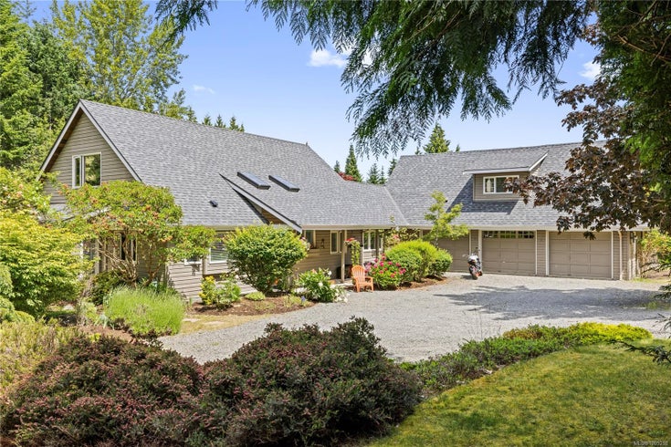 455 First Ave W - PQ Qualicum Beach Single Family Residence for Sale, 5 Bedrooms (1005218)