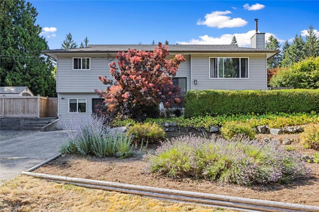 626 Tyee Cres - PQ Qualicum Beach Single Family Residence for Sale, 6 Bedrooms (1007391)