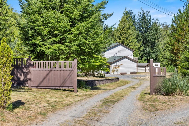 1092 Koskimo Rd - PQ Qualicum North Single Family Residence for Sale, 5 Bedrooms (1011541)