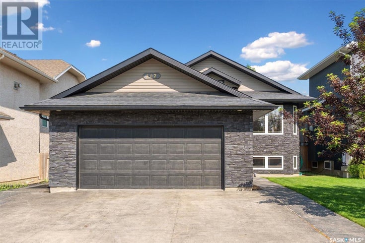 107 Lucyk CRESCENT - Saskatoon House for Sale, 4 Bedrooms (SK010594)