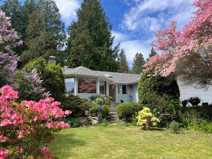 7639 Eureka Avenue - Halfmn Bay Secret Cv Redroofs Single Family Residence for Sale, 3 Bedrooms (R2997745)