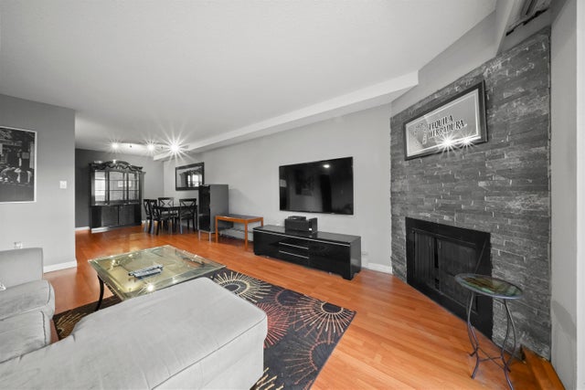 109 341 W 3RD STREET - Lower Lonsdale Apartment/Condo for sale, 2 Bedrooms (R2803430)