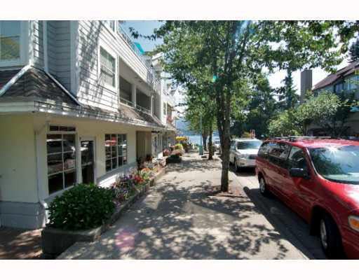 202 4390 Gallant Avenue - Deep Cove Apartment/Condo(V777949)