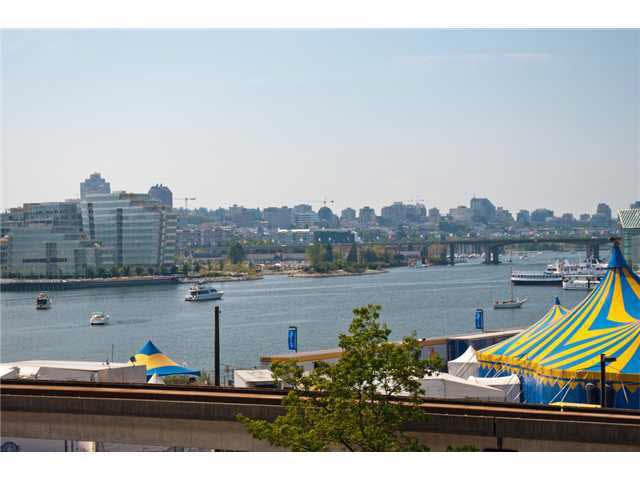 507 125 Milross Avenue - Downtown VE Apartment/Condo(V846817)