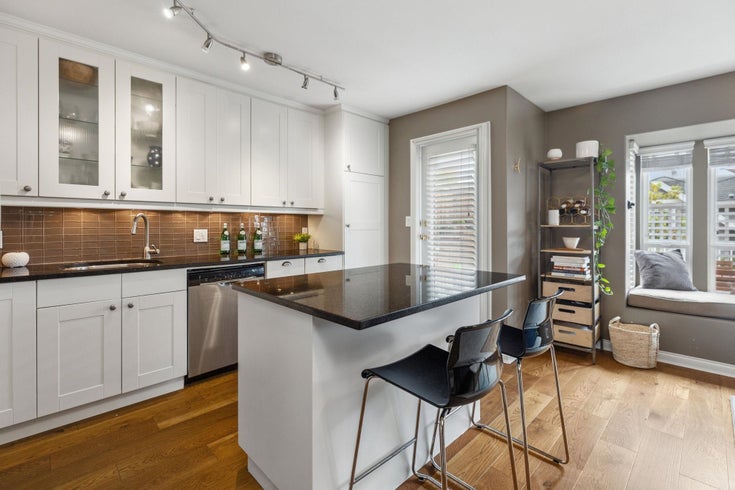 112 - 225 E 6th Street - Lower Lonsdale Townhouse for Sale, 3 Bedrooms (R3016082)