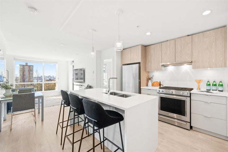 304 - 108 E 8th Street - Central Lonsdale Apartment/Condo for Sale, 2 Bedrooms (R3044943)