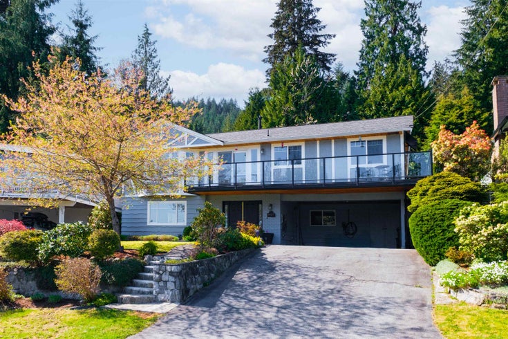 4627 VALLEY ROAD - Lynn Valley Single Family Residence, 4 Bedrooms 