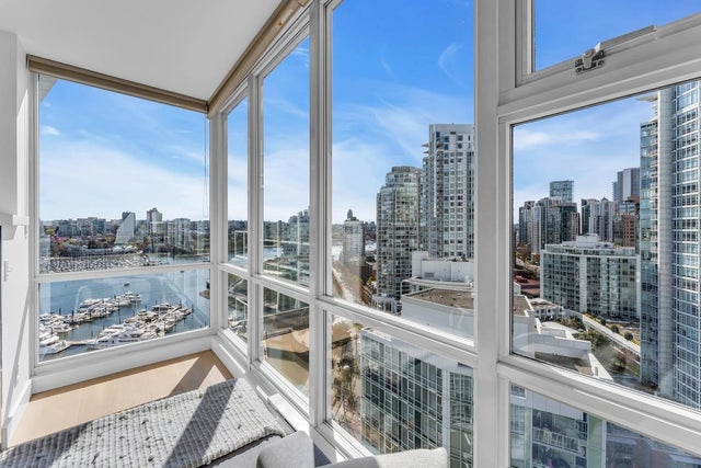 2205 1077 MARINASIDE CRESCENT - Yaletown Apartment/Condo for sale, 2 Bedrooms (R2867765)