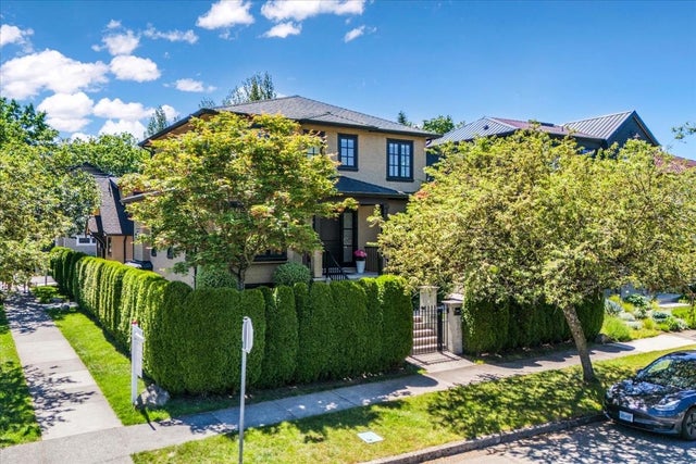 396 E 35th Avenue - Main Single Family Residence for Sale, 6 Bedrooms (R3013936)
