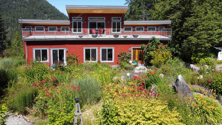 12895-12895 SUNSHINE COAST HIGHWAY - Pender Harbour Egmont House with Acreage for sale, 3 Bedrooms (R2860269)