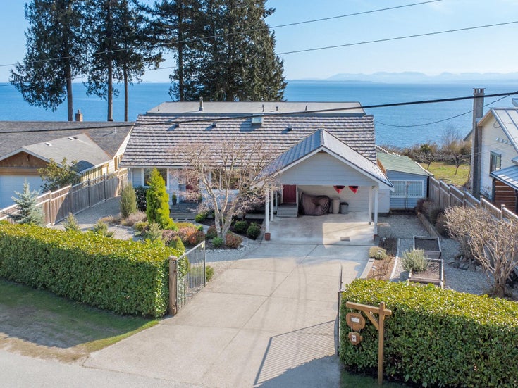 7607 EUREKA PLACE - Halfmn Bay Secret Cv Redroofs House/Single Family for Sale, 3 Bedrooms (R2862111)