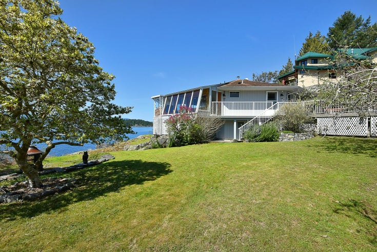 13209 DAMES ROAD - Pender Harbour Egmont House/Single Family for Sale, 2 Bedrooms (R2862865)