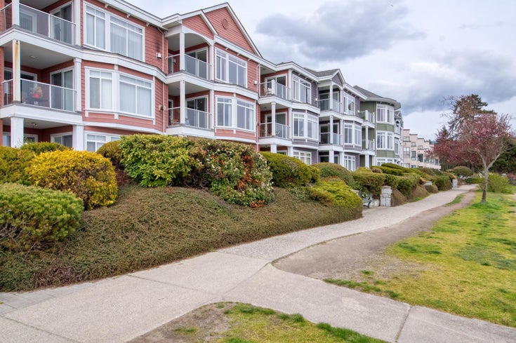 203 5470 INLET AVENUE - Sechelt District Apartment/Condo for Sale, 2 Bedrooms (R2876610)