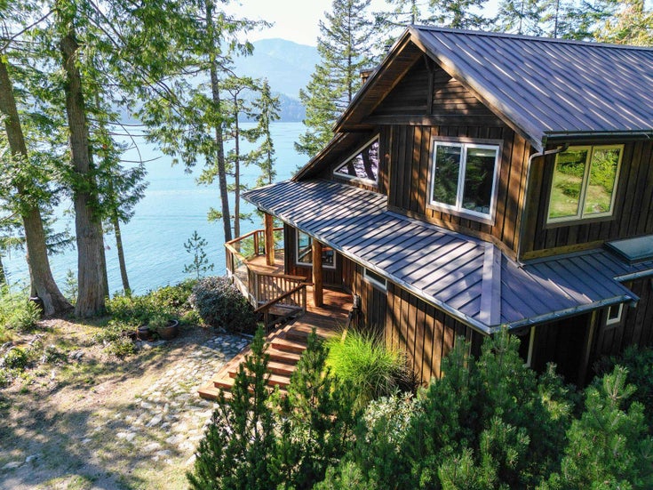 2363 SASALER ROAD - Gambier Island House with Acreage for Sale, 7 Bedrooms (R2888194)